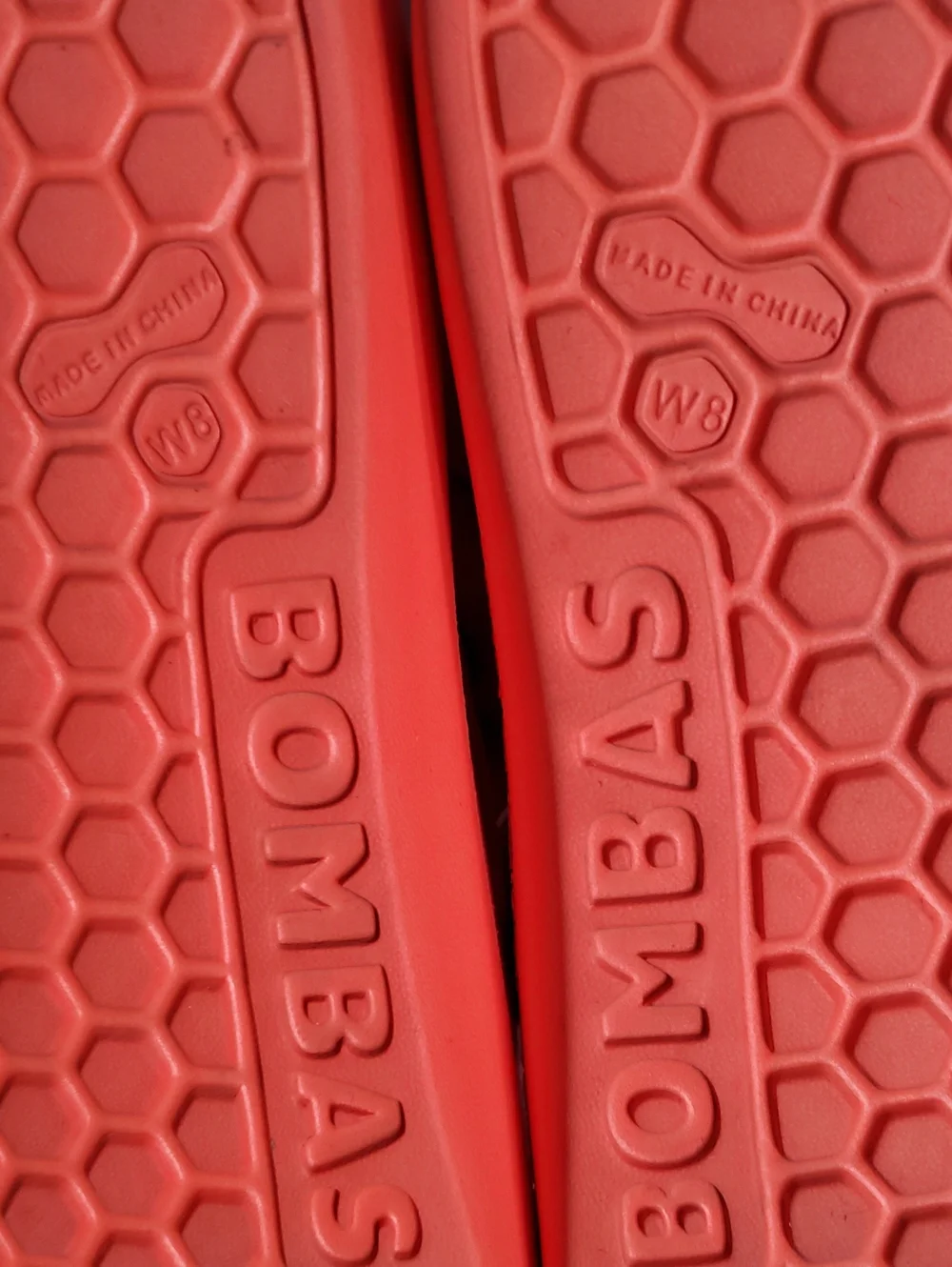 Bombas bright coral